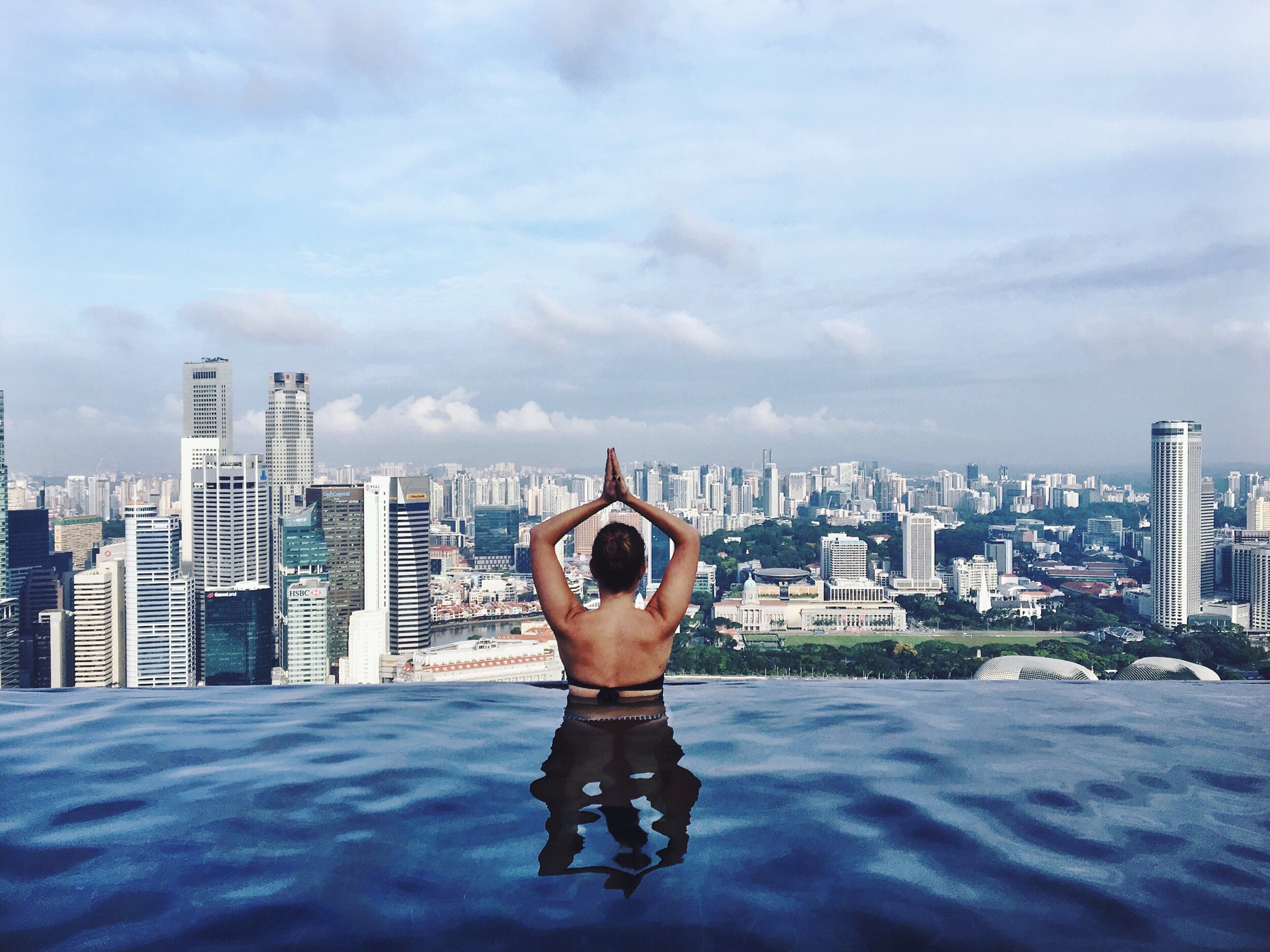 city-skyline-skyscraper-swimming-pool-yoga-urban-singapore_t20_wQWXj7.jpg
