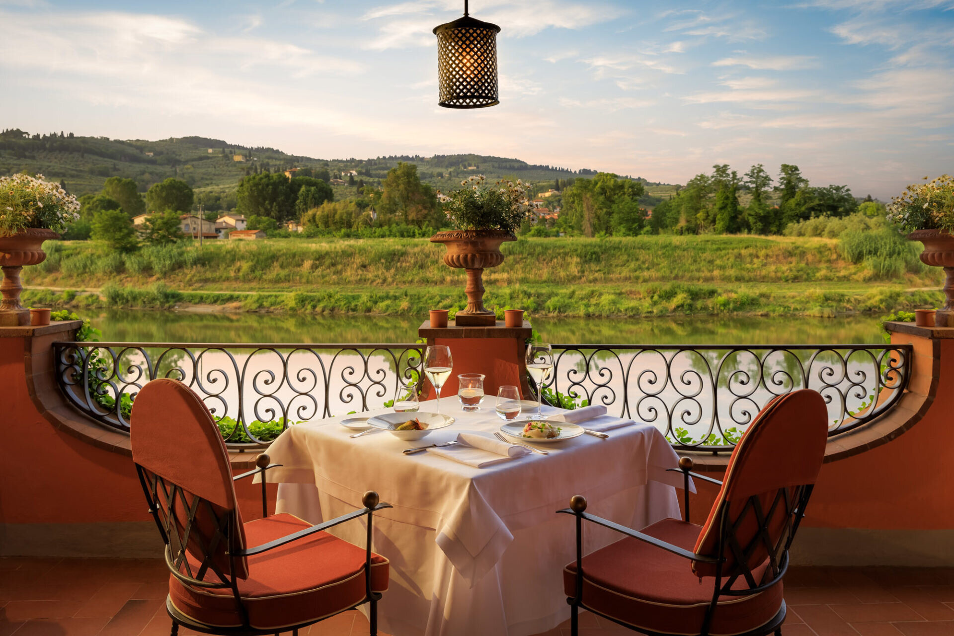 Verrocchio-dinner-set-up-Table-Arno-view-1920x1280.jpg