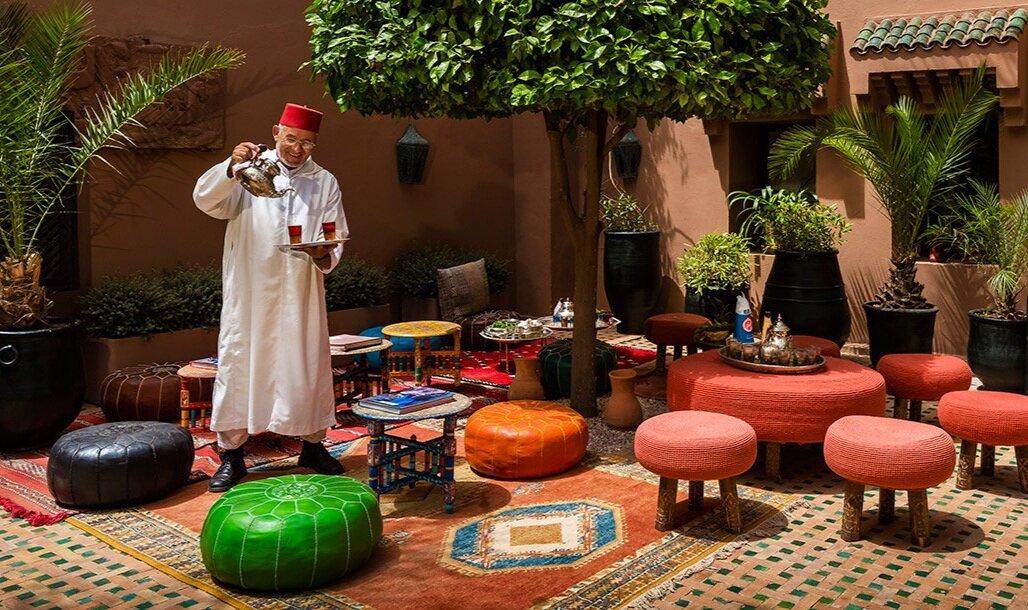 13-kasbah-tamadot-moroccoan-tea-courtyard (1).jpg