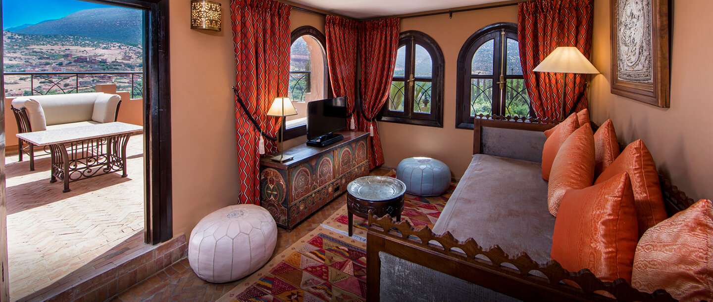 24-deluxe-suite-top-floor-kasbah-tamadot (1).jpg